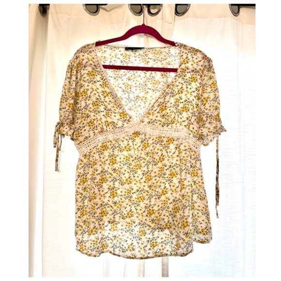 Tutta Bella Maternity blouse, size XL - Picture 1 of 4